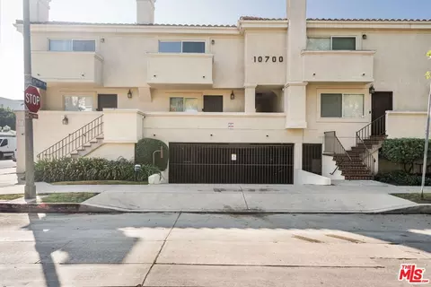 10700 Bloomfield St #3, North Hollywood, CA 91602
