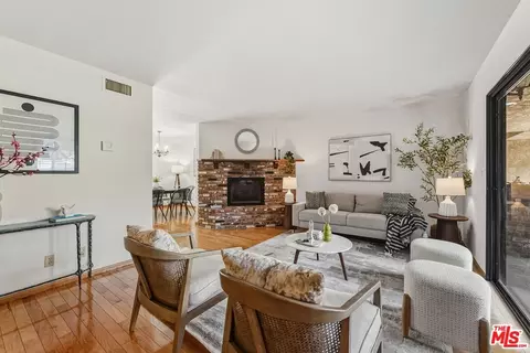 645 E Magnolia Blvd #F, Burbank, CA 91501