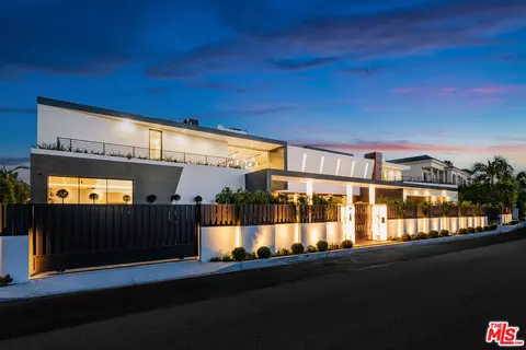 2078 Stradella Rd, Los Angeles, CA 90077