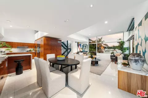 235 Ocean Park Blvd #1, Santa Monica, CA 90405