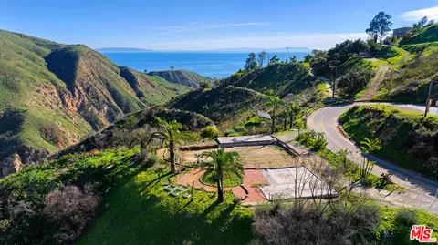 2700 Hume Rd, Malibu, CA 90265