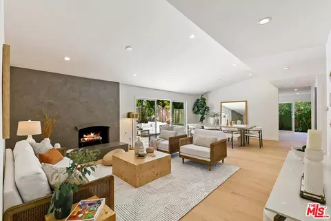 3633 Eddingham Ave, Calabasas, CA 91302