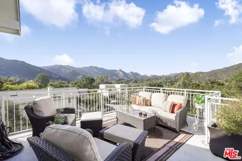 25603 Monte Nido Dr, Calabasas, CA 91302