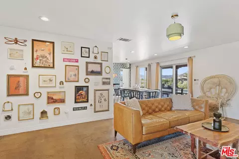 Living - 55840 Free Gold Dr, Yucca Valley, CA 92284 photo 4 of 4