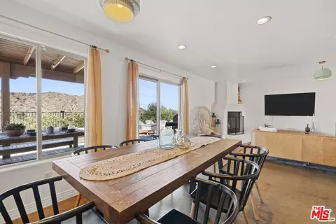 Dining - 55840 Free Gold Dr, Yucca Valley, CA 92284 photo 2 of 2