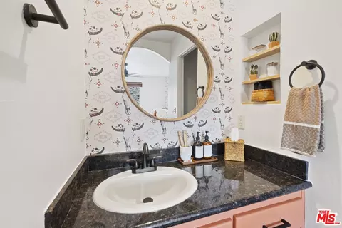 Bath - 55840 Free Gold Dr, Yucca Valley, CA 92284 photo 1 of 3