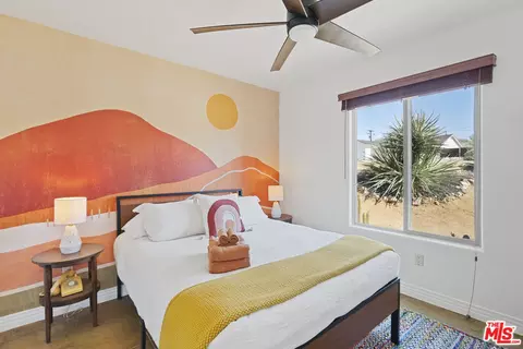 Bedroom - 55840 Free Gold Dr, Yucca Valley, CA 92284 photo 3 of 6