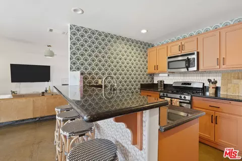 Kitchen - 55840 Free Gold Dr, Yucca Valley, CA 92284 photo 3 of 3
