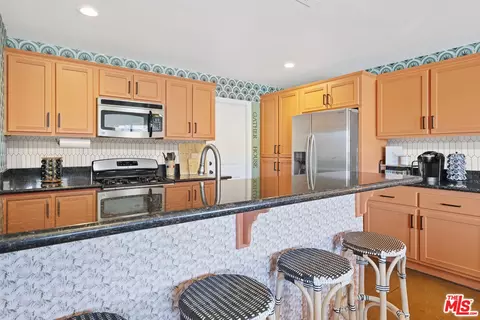 Kitchen - 55840 Free Gold Dr, Yucca Valley, CA 92284 photo 1 of 3