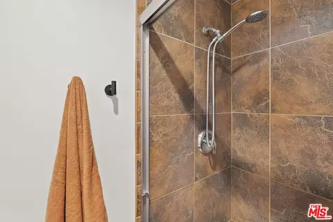 Bath - 55840 Free Gold Dr, Yucca Valley, CA 92284 photo 2 of 3