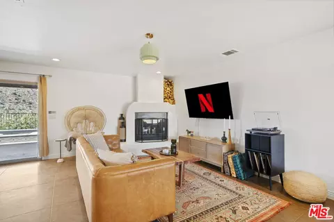 Living - 55840 Free Gold Dr, Yucca Valley, CA 92284 photo 1 of 4