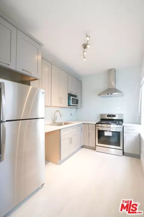 Kitchen - 328 W 8th St, Long Beach, CA 90813 photo 2 of 4