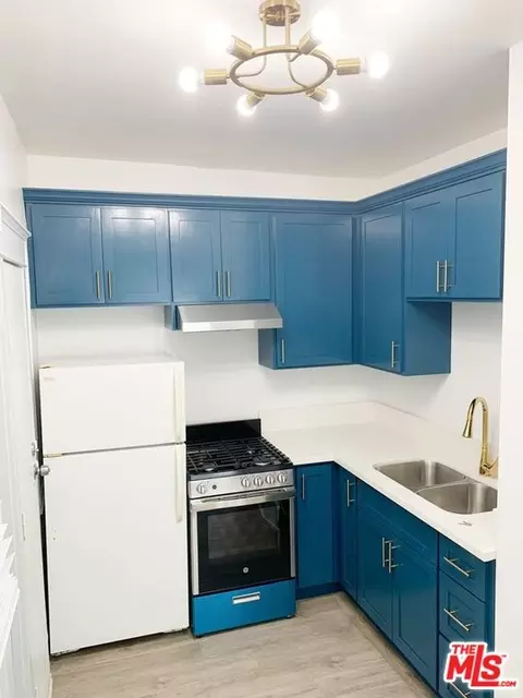 Kitchen - 328 W 8th St, Long Beach, CA 90813 photo 4 of 4