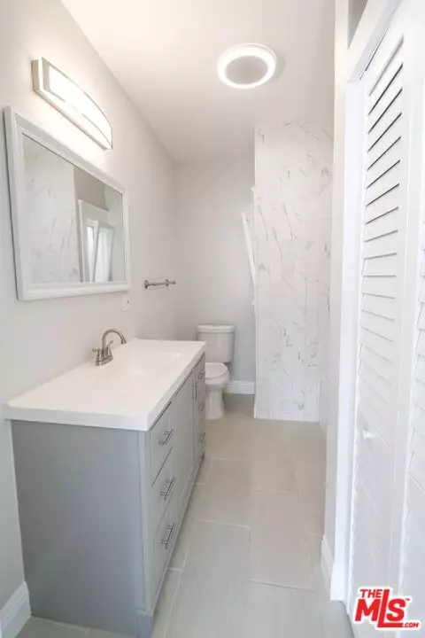 Bath - 328 W 8th St, Long Beach, CA 90813 photo 1 of 2