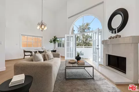 120 N Swall Dr #306, Los Angeles, CA 90048