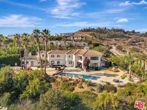27425 Calicut Rd, Malibu, CA 90265