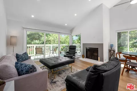 105 Conifer Cir, Oak Park, CA 91377