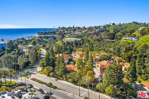 501 Palisades Dr #205, Pacific Palisades, CA 90272
