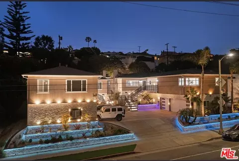 8222 Pershing Dr #24, Playa Del Rey, CA 90293