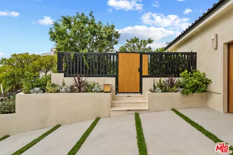 11351 Dona Lisa Dr, Studio City, CA 91604