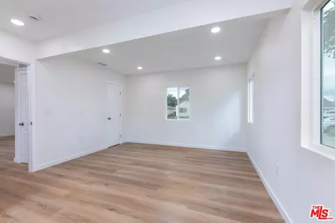 Living - 2650 E 220th St, Carson, CA 90810 photo 4 of 4