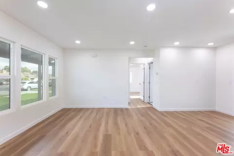 Living - 2650 E 220th St, Carson, CA 90810 photo 2 of 4