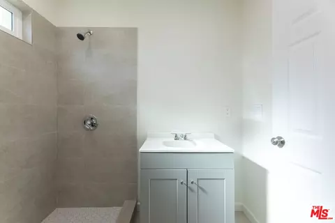 Bath - 2650 E 220th St, Carson, CA 90810 photo 2 of 4