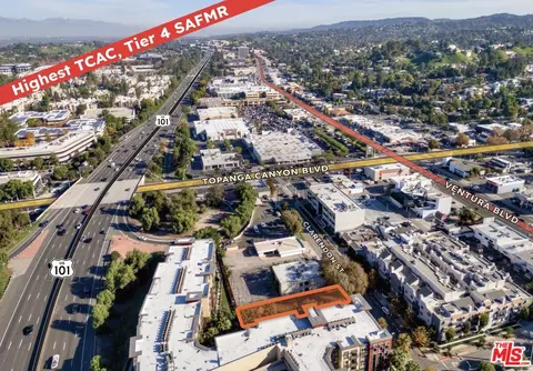 22045 Clarendon St, Woodland Hills, CA 91367
