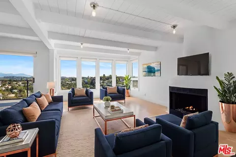 2226 Ronda Vista Dr, Los Angeles, CA 90027