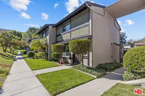 8806 Wyngate St, Sunland, CA 91040