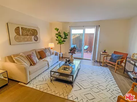 2624 Kansas Ave #11, Santa Monica, CA 90404