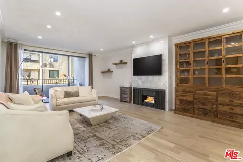 8455 Fountain Ave #414, West Hollywood, CA 90069
