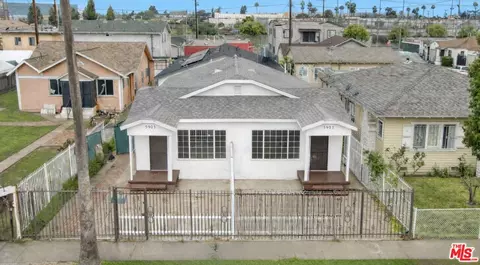5903 Bonsallo Ave, Los Angeles, CA 90044