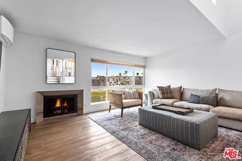 6400 Pacific Ave #306, Playa Del Rey, CA 90293