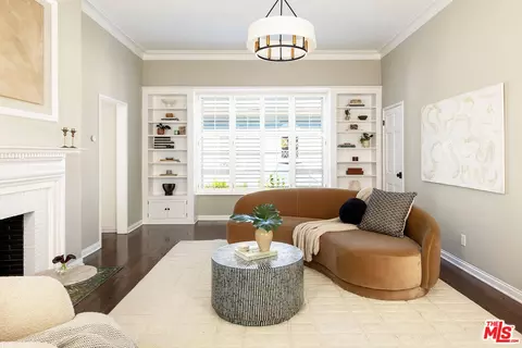 118 N Flores St, Los Angeles, CA 90048
