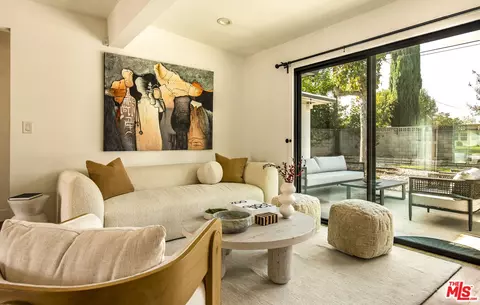 7511 Lasaine Ave, Van Nuys, CA 91406