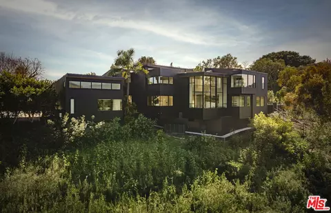 28869 Selfridge Dr, Malibu, CA 90265