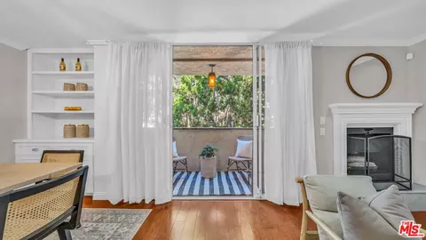 1130 9th St #1, Santa Monica, CA 90403