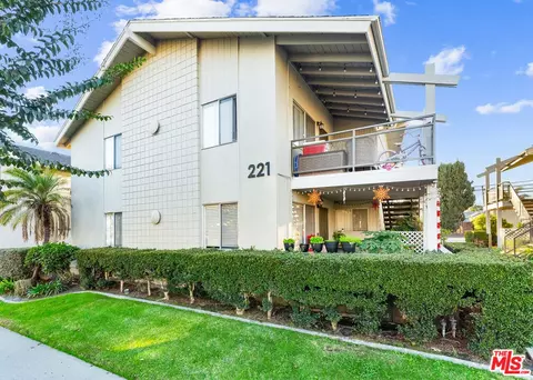 221 S Valencia St, La Habra, CA 90631