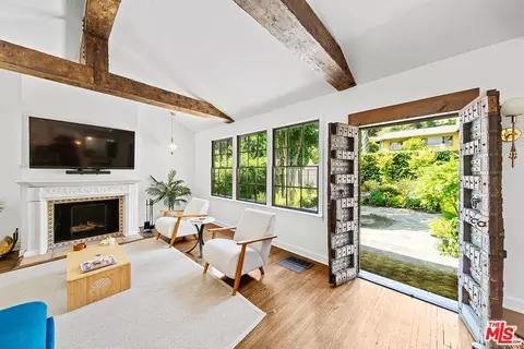 6626 Cahuenga Ter, Los Angeles, CA 90068