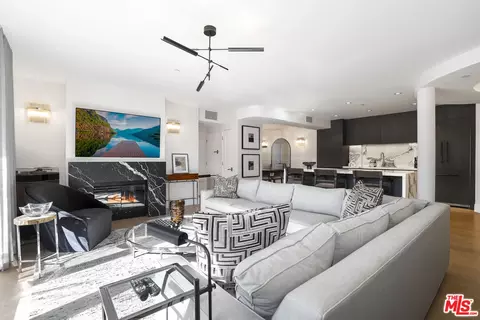 122 N Clark Dr #306, West Hollywood, CA 90048
