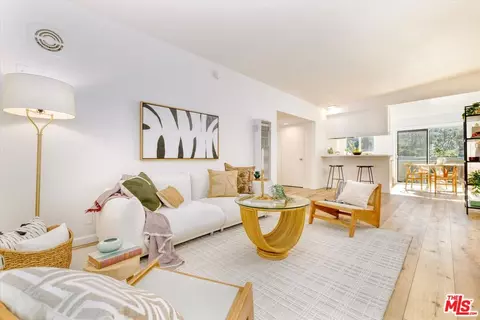 11138 Aqua Vista St #73, Studio City, CA 91602