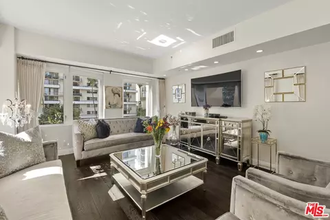 10520 Wilshire Blvd #407, Los Angeles, CA 90024