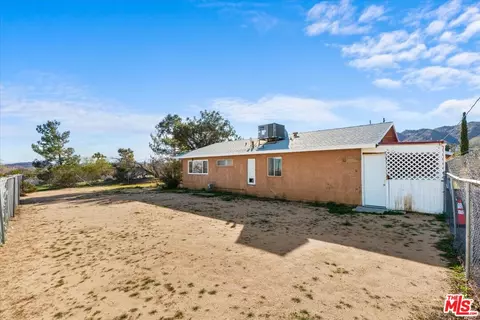 Exterior - 60460 Alta Mesa Dr, Joshua Tree, CA 92252 photo 5 of 10