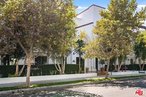 10648 Woodbridge St #105, Toluca Lake, CA 91602
