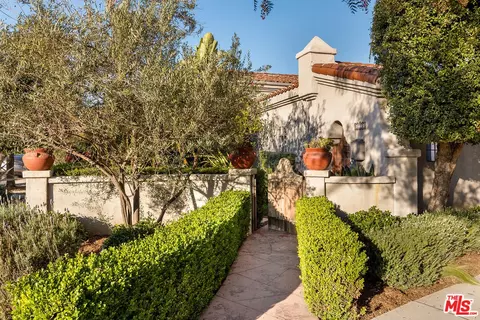 1772 S Ogden Dr, Los Angeles, CA 90019