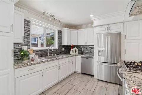 2216 Carlsbad Ct, Simi Valley, CA 93063 photo 9