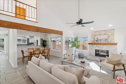 2216 Carlsbad Ct, Simi Valley, CA 93063