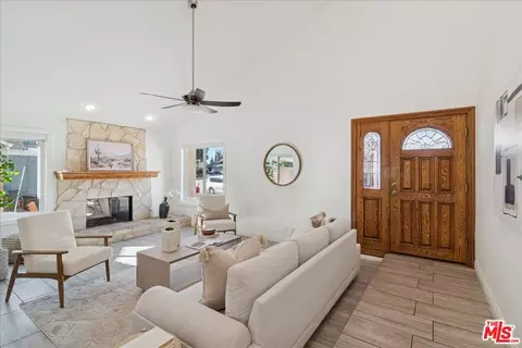 2216 Carlsbad Ct, Simi Valley, CA 93063 photo 3