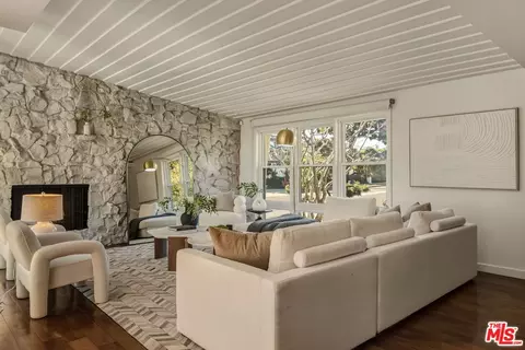 1856 Hi Point St, Los Angeles, CA 90035